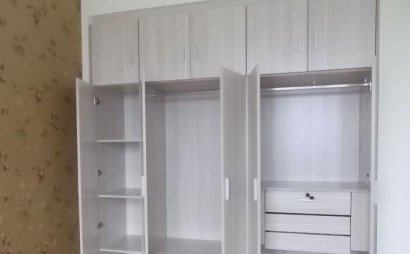 衣柜定制時選擇平開門還是推拉門好呢？